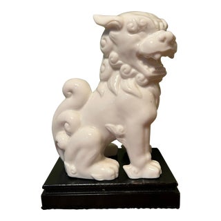 Vintage Ardalt Lenwile White China Foo Dog on Wooden Stand For Sale
