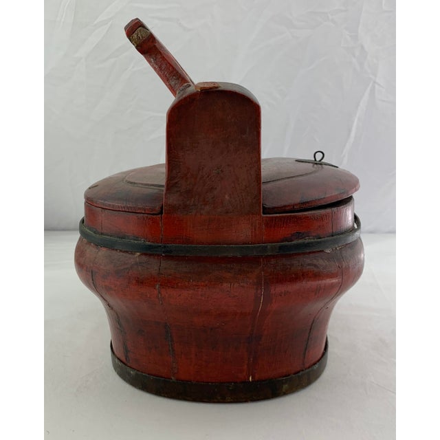 Late 19th Century Antique Chinese Red Lacquered Wedding Bride Box For Sale - Image 5 of 11