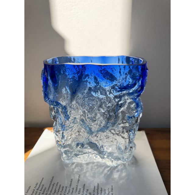 Large Brutalist Cobalt Blue Art Glass Vase by Kaj Blomqvist for Kumela, Finland, 1970s For Sale - Image 12 of 18