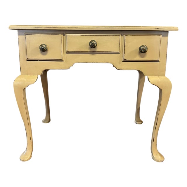 Vintage Queen Anne Cream Painted 3-Drawer Writing Desk Cottage Chic Vanity Table For Sale