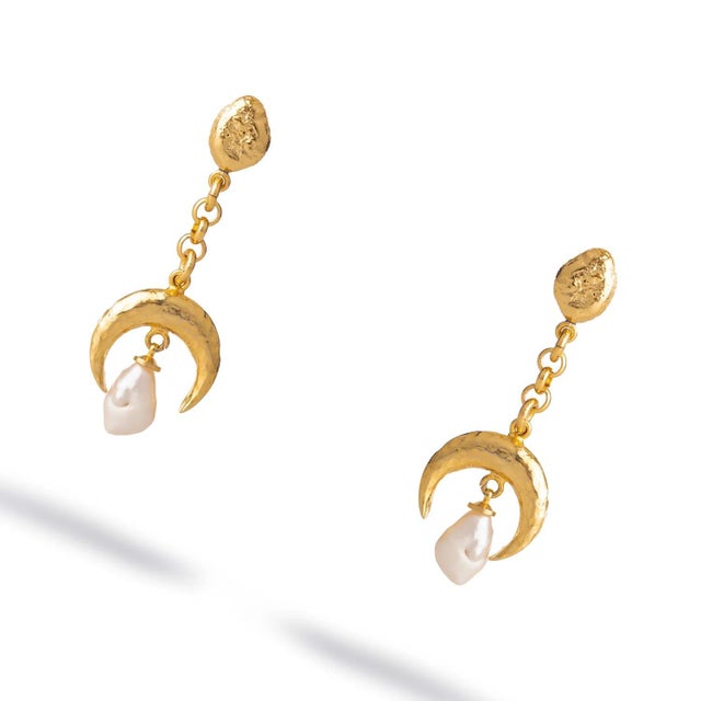 Early 21st Century Mystic Moonlight Pearl Gold Earrings, A Pair For Sale - Image 5 of 11