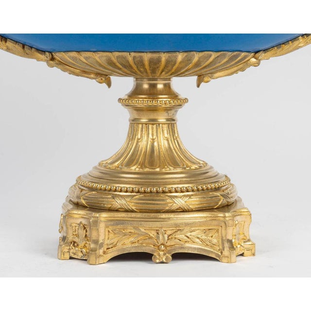Centerpiece Bowl in Paris Porcelain and Gilt Bronze, 19th Century For Sale - Image 10 of 12