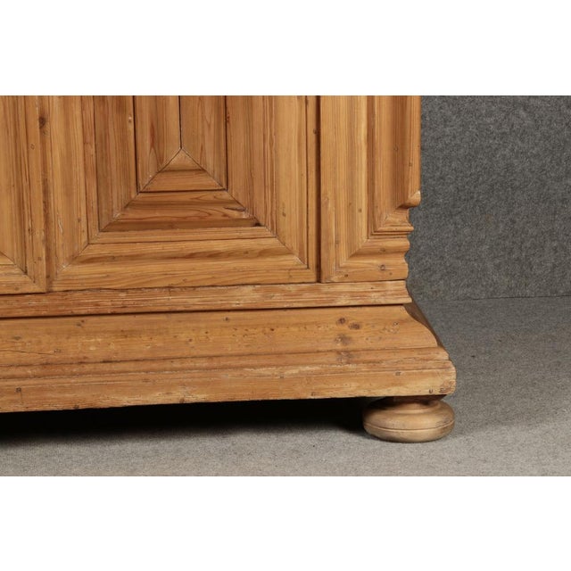 Mid 18th Century Antique Wardrobe in Softwood, Frankfurt, Germany, 1750s For Sale - Image 5 of 18