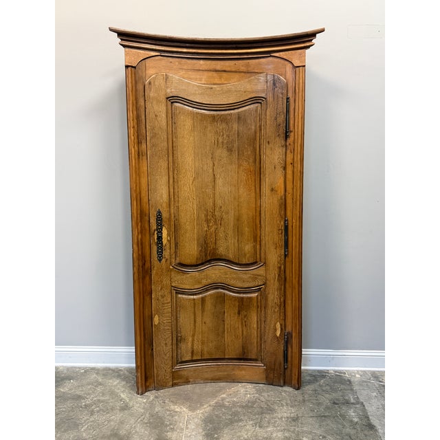 Pair of 19th Century French Louis XV Style Curved Oak Doors For Sale In Houston - Image 6 of 8
