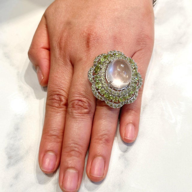 Bochic "Capri" Vintage Pink Quartz & Paridot Cocktail Ring 18K Gold & Silver For Sale - Image 11 of 18