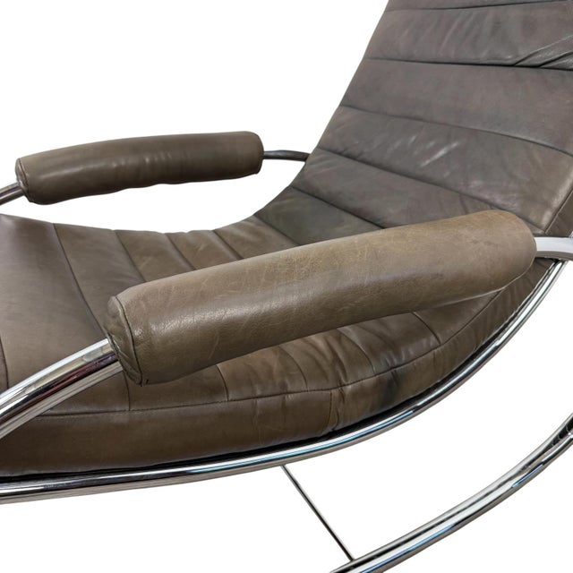 1980s Vintage Bauhaus Leather and Chrome Rocking Lounge Chair, 1980s For Sale - Image 5 of 9