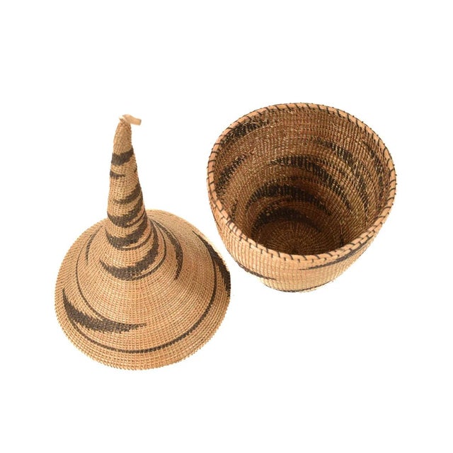 Early 20th Century Tutsi Basket with Lid Rwanda For Sale In Denver - Image 6 of 6