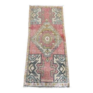 Turkish Yastik Rug 1'6" x 3'3" For Sale