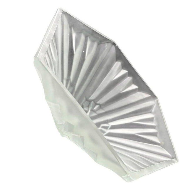 Art Deco 1920s French Art Deco Cw Vianne Globe Opulent Frosted Lamp Shade For Sale - Image 3 of 11