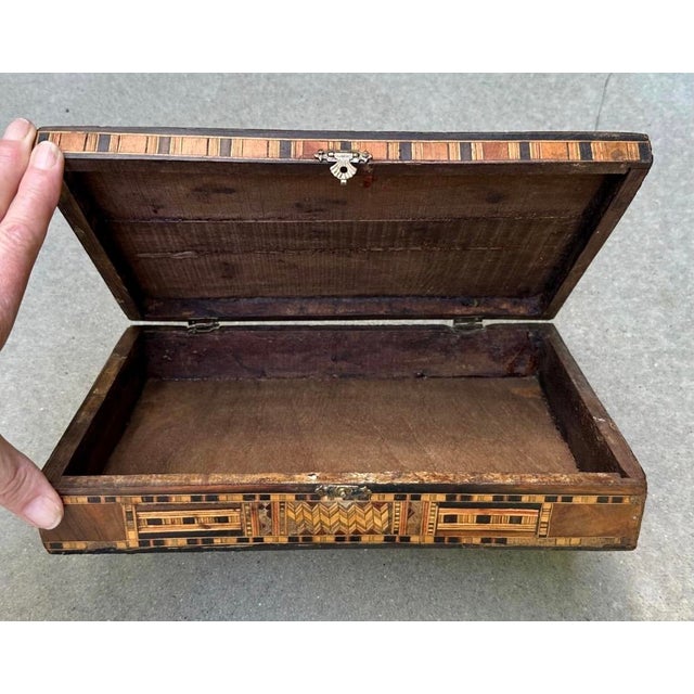 Early 20th Century Middle Eastern Moorish Mosaic Micro Marquetry Inlay Jewelry Box For Sale - Image 16 of 18