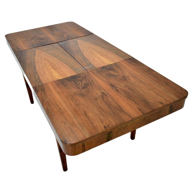 Czechoslovakian Extendable Dining Table in Walnut by Jindrich Halabala, 1940s For Sale