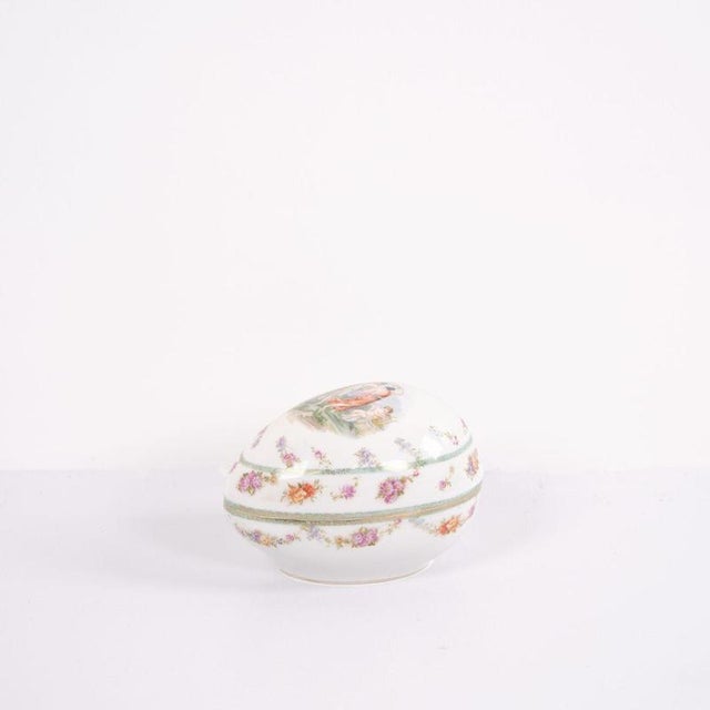 French Jewelry Box with Hand-Painted Motif, 1890s For Sale - Image 9 of 9