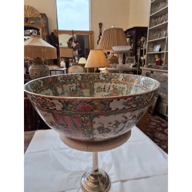 Beautiful antique Rose Medallion Punch bowl circa 1900.