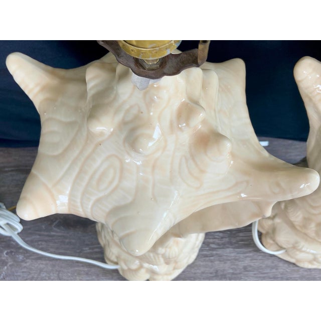 Chinoiserie Vintage Conch Seashell Shell Table Lamps - A Pair For Sale - Image 3 of 9