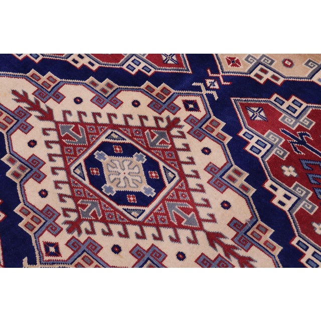 1980s Rustic Shirwan Blue/Beige Wool Rug - 4'4''x5'11'' For Sale - Image 5 of 10