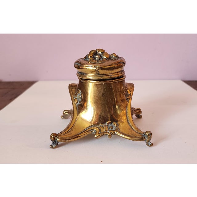 Metal Antique Brass Jennings Brothers Art-Nouveau Single Well Inkwell W/ Milk Glass Insert For Sale - Image 7 of 8