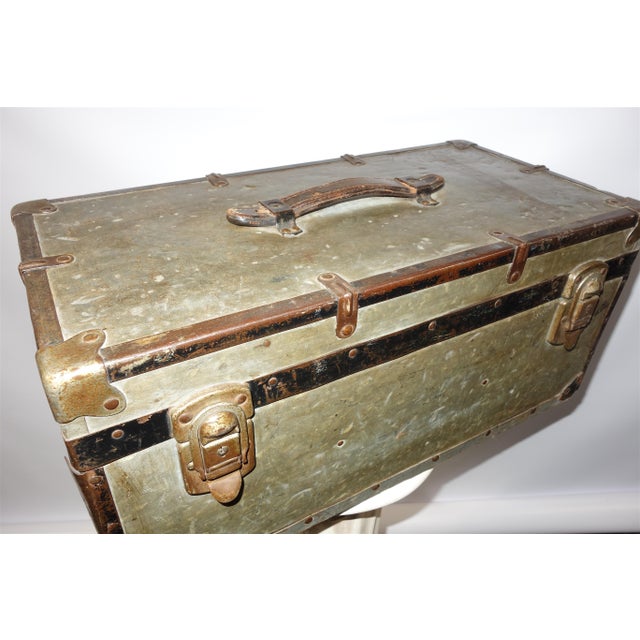 Art Deco 1950s 35mm Motion Picture Movie Camera Case For Sale - Image 3 of 7