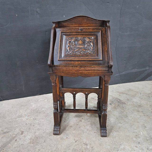 Antique Oak Secretary/Bureau/Lecturn With Carved Front Fall on Turned Leg Base For Sale - Image 11 of 17