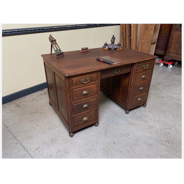 Age: circa 1915 Wood type: solid oak Condition: very good, meticulously maintained, and ready-to-use original condition...