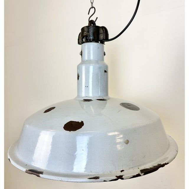 1950s Large Industrial Grey Enamel Factory Lamp, 1950s For Sale - Image 5 of 17