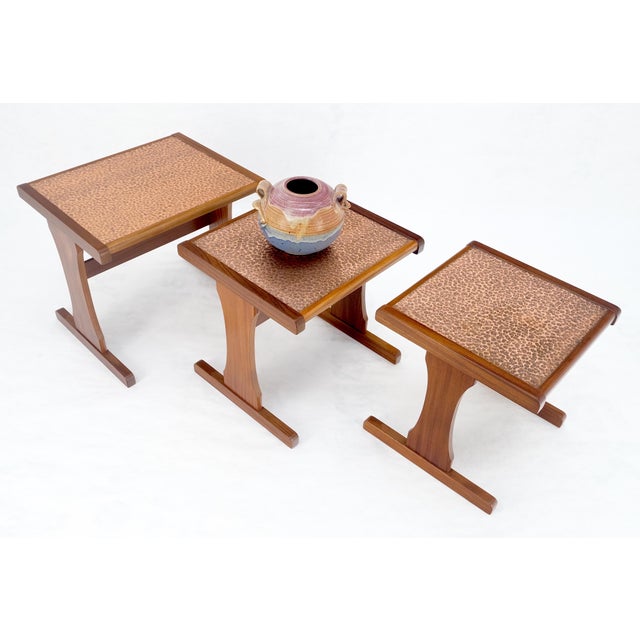 Hammered Copper Top & Teak Set of 3 Nesting Side End Tales Stands Danish MINT For Sale - Image 12 of 16