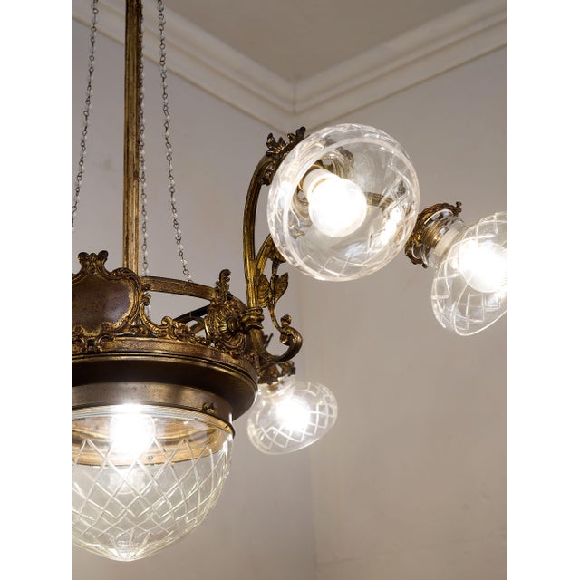 1920s Vintage Art Nouveau Chandelier in Brass and Cut Glass, Italy, 1920s For Sale - Image 5 of 14