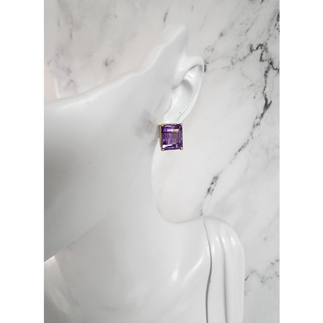 ♥ Product Summary ♥ Main Stone: Amethyst Metal: 14k Yellow Gold Stone Cut: Emerald Dimensions: 11mm x 9mm Closure: Butterfly