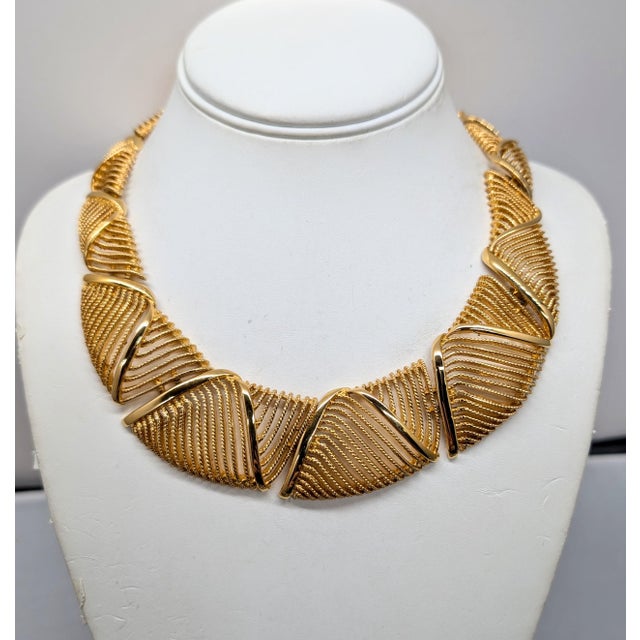 Vintage Signed Napier Goldtone Openwork Wavy Link Collar Necklace For Sale In Philadelphia - Image 6 of 16