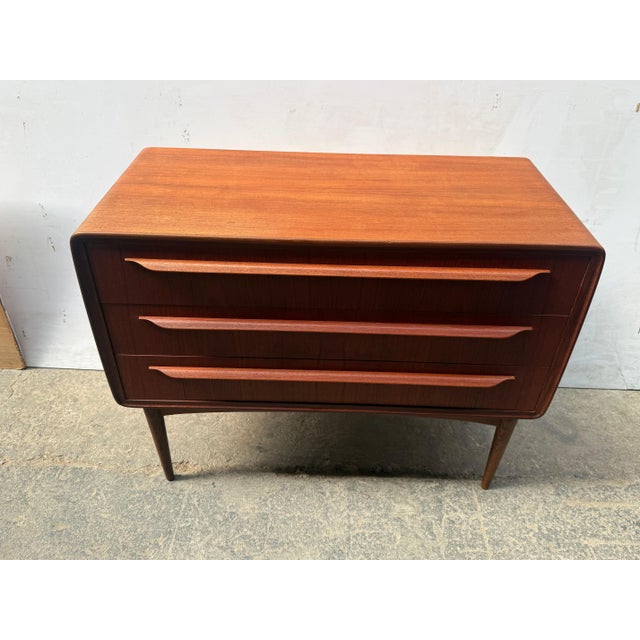 Teak Dresser attributed to Johannes Andersen, 1960s For Sale - Image 11 of 15