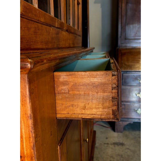 19th Century 19th Century American Pennsylvania Dutch Step-Back Cupboard For Sale - Image 5 of 12