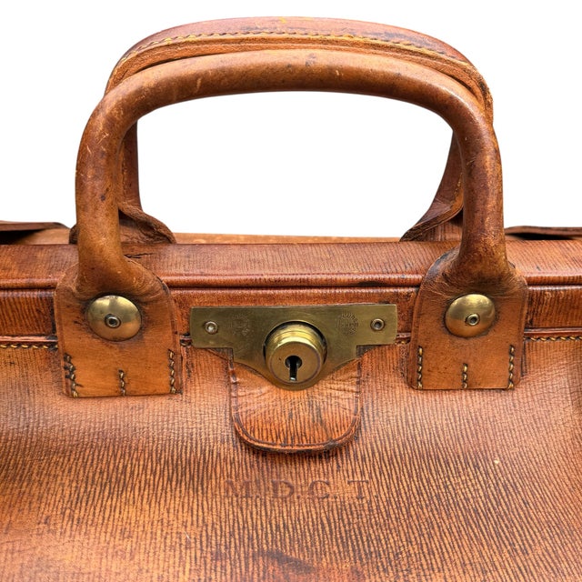 Vintage English Tanner Krolle & Co. Ltd. For Harrods Leather Gladstone Bag For Sale - Image 13 of 18