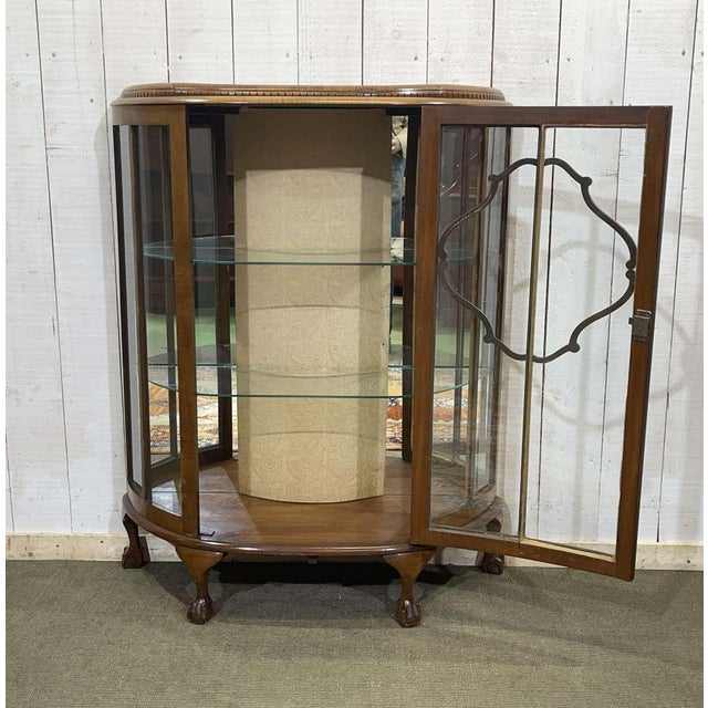 Vintage English Display Cabinet in Walnut, 1950s For Sale - Image 6 of 18