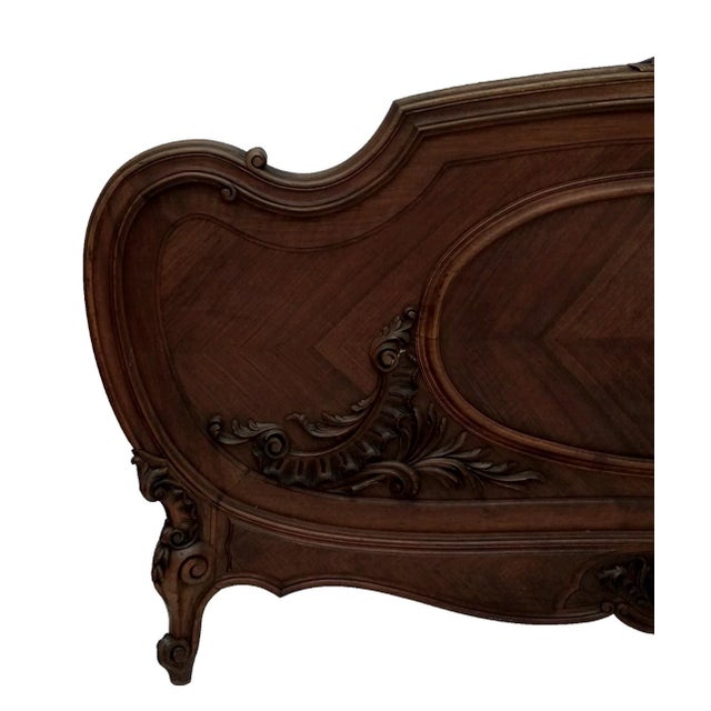 Antique French Louis XV Walnut Bed – Rococo Carved Queen Adaptable Circa 1900s For Sale - Image 9 of 18