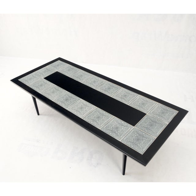 Mid-Century Modern Ebonised Walnut Tile Top Dowel Tapered Leg Knife Edge Mid-Century Coffee Table For Sale - Image 3 of 12