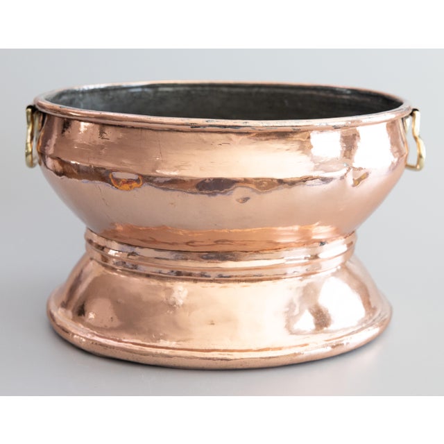 Large 19th Century French Polished Copper Oval Wine Cooler Champagne Bucket Jardiniere Centerpiece For Sale - Image 4 of 10