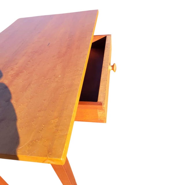 Vintage 1970s Birdseye Maple Shaker Style Hall Table W/ Drawer – Solid Wood For Sale - Image 16 of 18