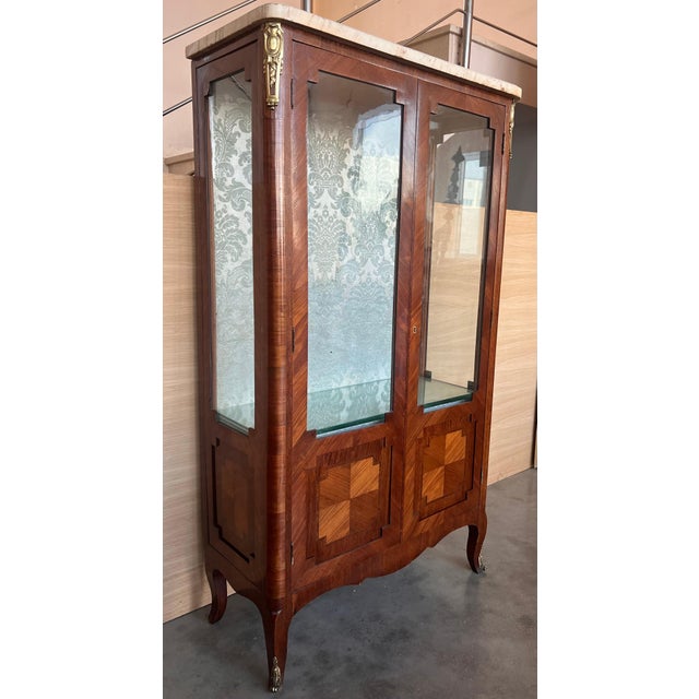 French Provincial Late 19th Century Louis XVI Style Showcase Vitrine in Walnut with Geometrical Marquetry For Sale - Image 3 of 18