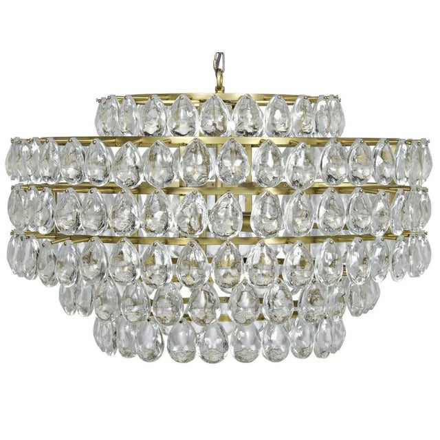 For the ultimate in art deco inspired glamour, look no farther than the handcrafted Linden Chandelier. Simply dripping...