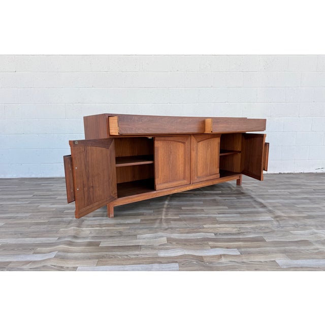 John Keal for Brown Saltman Mid-Century Walnut Credenza / Sideboard, Circa 1970s For Sale - Image 11 of 18