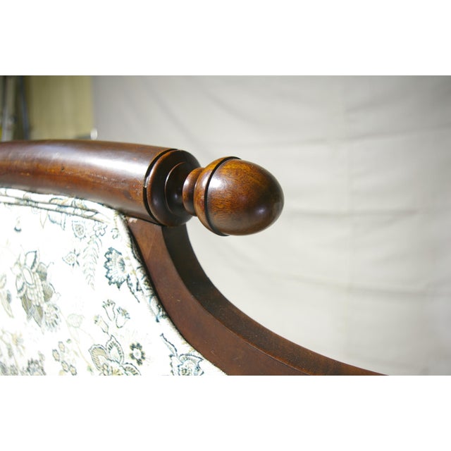 Antique 19th-Century Maritime Canadian Mahogany Empire Settee / Sofa (Attributed to Nisbet or Lawrence Circle) For Sale - Image 9 of 9