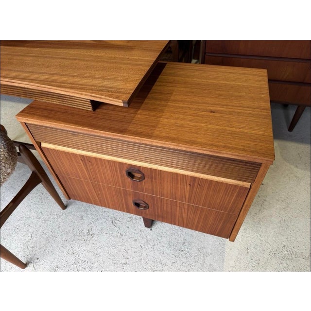 Mid-Century Dressing Table and Stool from Elliots of Newbury, Set of 2 For Sale - Image 6 of 18