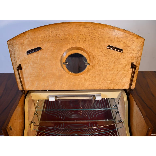 1930s Art Deco Walnut Bar / Cocktail Cabinet For Sale - Image 9 of 18