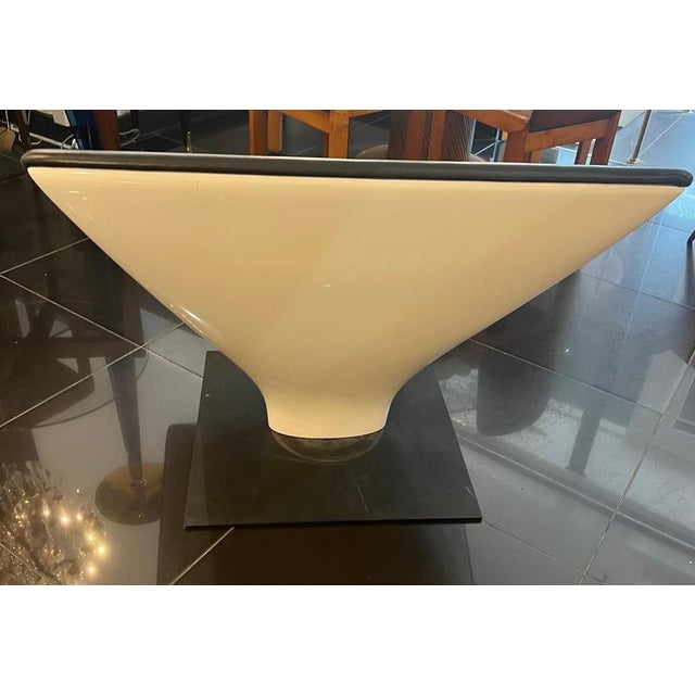 Mid-Century Modern Geometric Lounge Chair in Fibreglass and Leather, 1960s For Sale - Image 3 of 5