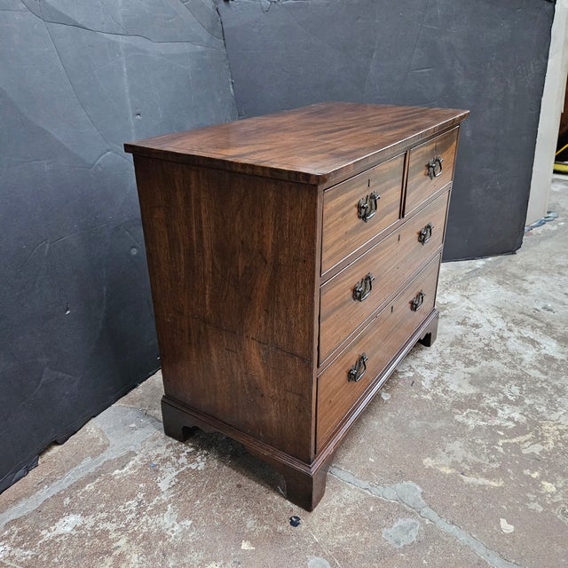 English Late 19th Century Mahogany Oak Lined 2 Over 2 Drawers Georgian Chest For Sale - Image 3 of 16
