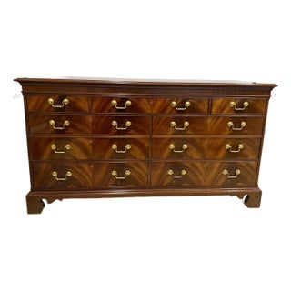 Late 20th Century Hickory Chair Mahogany Nine Drawer Dresser Chest For Sale