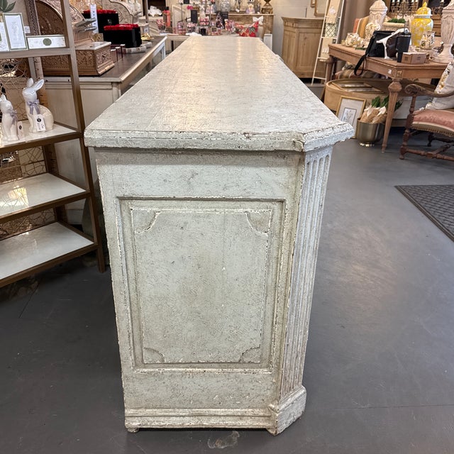 Cyrus, this is a statement piece in every sense — the scale alone makes it architectural. This monumental 18th century...