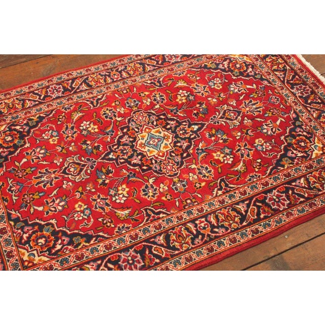 Red Middle Eastern Rug in Wool For Sale - Image 8 of 11