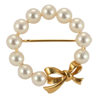 Vintage Mikimoto 18k Yellow Gold Pearl Wreath Brooch For Sale
