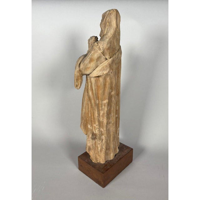 Renaissance 16th-century wooden sculpture of the Virgin Mary in prayer For Sale - Image 3 of 9