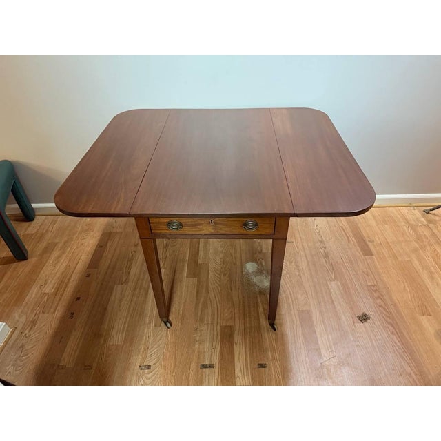 Antique 19th Century Federal Style Drop Leaf Side Table For Sale - Image 4 of 18
